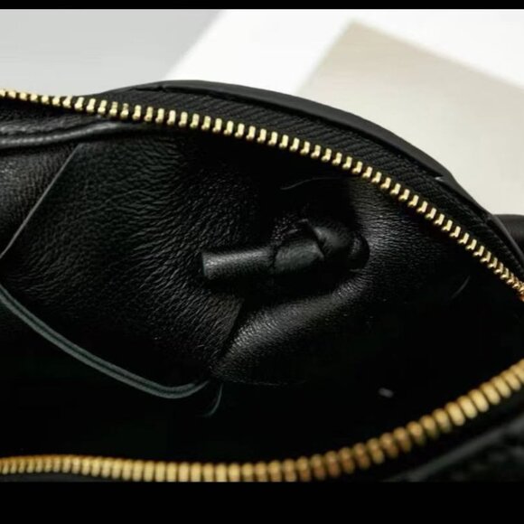 BOTTEGA VENETA Compact Woven Camera Pouch - Picture 6 of 9